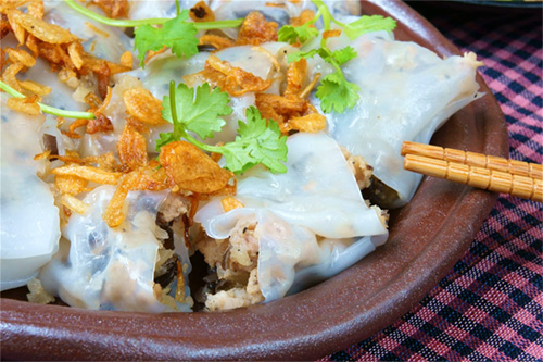 Delicate bánh cuốn rolls © xuanhuongho / Shutterstock